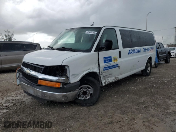 2014 Chevrolet Express Passenger LT z VIN 1GAZG1FG2E1154233, wystawiony jako Copart lot #63480385 z przebiegiem Nie podano mil oraz Nie do naprawy • Non repairable. Historia ofert i sprzedaży dostępna na DreamBid. Obrazek 1.