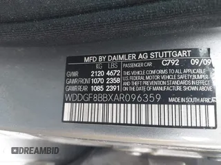 2010 Mercedes-Benz C 300 Sport z VIN WDDGF8BBXAR096359, wystawiony jako IAAI lot #42315575 z przebiegiem 98 293 mil mil oraz . Historia ofert i sprzedaży dostępna na DreamBid. Obrazek 9.