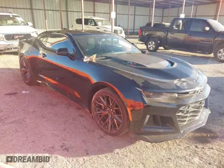 2017 Chevrolet Camaro ZL1 with VIN 1G1FJ1R68H0158918, listed as a IAAI auction lot 41142111 with 37,747 mi miles. Bid and sale history available at carsss.com. Image 1.