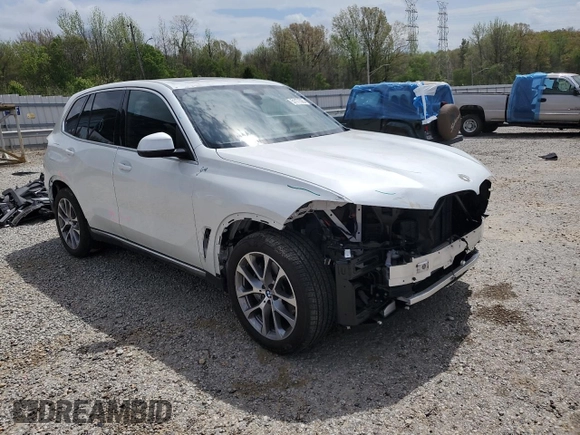 2025 BMW X5 xDrive40i with VIN 5UX23EU00S9W31898, listed as a Copart auction lot 51177025 with 11,483 mi miles and Clean Title. Bid and sale history available at carsss.com. Image 4.