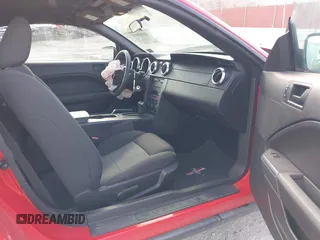 2007 Ford Mustang Deluxe with VIN 1ZVFT84N575328014, listed as a IAAI auction lot 41868433 with 110,680 mi miles and . Bid and sale history available at carsss.com. Image 5.