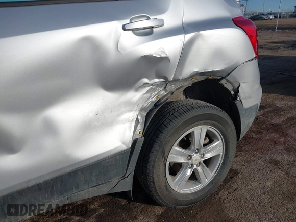 2018 Chevrolet Trax LS with VIN KL7CJNSB8JB607739, listed as a IAAI auction lot 41679761 with 58,123 mi miles and . Bid and sale history available at carsss.com. Image 6.