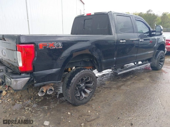 2017 Ford Super Duty F-250 SRW Lariat with VIN 1FT7W2BT0HEB74388, listed as a IAAI auction lot 41928652 with 324,376 mi miles. Bid and sale history available at carsss.com. Image 4.