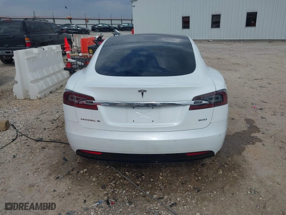 2017 Tesla Model S 100D with VIN 5YJSA1E29HF204797, listed as a IAAI auction lot 41760296 with 92,587 mi miles. Bid and sale history available at carsss.com. Image 16.