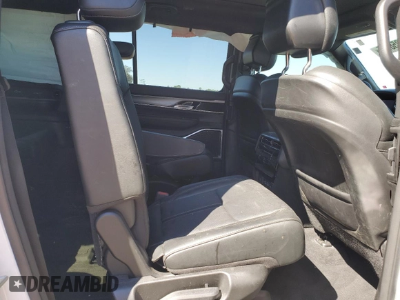 2023 Jeep Wagoneer Series II с VIN 1C4SJSBP7PS561497, выставлен на аукционе Copart как лот 46858845 с пробегом 29 616 миль миль и Списание • Salvage title. История ставок и продаж доступна на DreamBid. Изображение 11.