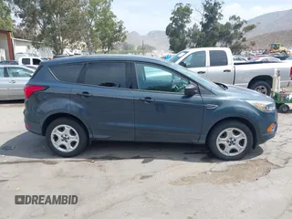 2019 Ford Escape S с VIN 1FMCU0F7XKUB11720, выставлен на аукционе IAAI как лот 41998032 с пробегом 149 058 миль миль и . История ставок и продаж доступна на DreamBid. Изображение 13.