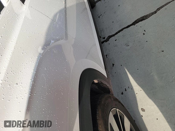 2024 Volkswagen Atlas SE with VIN 1V2HR2CA2RC556331, listed as a IAAI auction lot 42806429 with 25,239 mi miles and . Bid and sale history available at DreamBid. Image 13.
