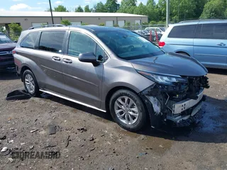 2022 Toyota Sienna LE with VIN 5TDBSKFC1NS049616, listed as a IAAI auction lot 42304172 with 188,355 mi miles and . Bid and sale history available at DreamBid. Image 1.