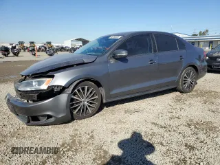 2011 Volkswagen Jetta Sedan SE PZEV with VIN 3VWDZ7AJ9BM368245, listed as a Copart auction lot 46706355 with 151,890 mi miles and Salvage Title. Bid and sale history available at carsss.com. Image 1.