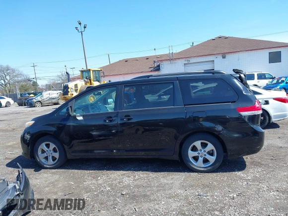 2014 Toyota Sienna LE AAS with VIN 5TDKK3DC4ES445998, listed as a IAAI auction lot 42093872 with 220,943 mi miles. Bid and sale history available at carsss.com. Image 14.