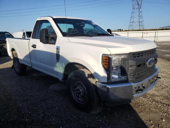 2017 Ford Super Duty F-250 SRW XL with VIN 1FTBF2A64HEE26438, listed as a Copart auction lot 45762404 with 133,077 mi miles and Salvage Title. Bid and sale history available at carsss.com. Image 4.