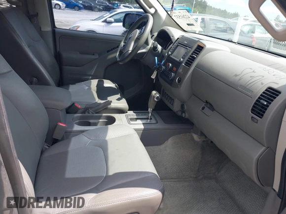2016 Nissan Frontier SV z VIN 1N6AD0ER4GN703479, wystawiony jako IAAI lot #42261537 z przebiegiem 67 226 mil mil oraz . Historia ofert i sprzedaży dostępna na DreamBid. Obrazek 5.