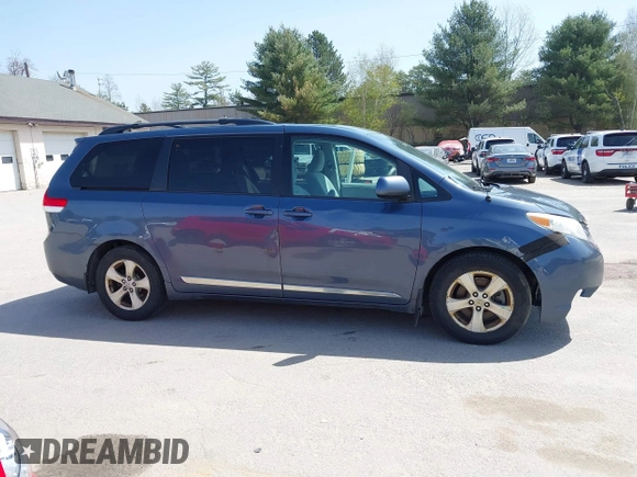 2014 Toyota Sienna LE AAS with VIN 5TDKK3DC1ES436031, listed as a IAAI auction lot 42147191 with 276,821 mi miles. Bid and sale history available at carsss.com. Image 13.