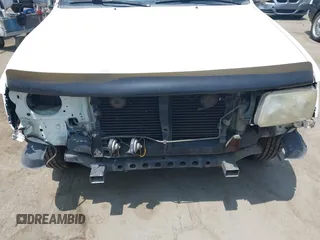 1995 Toyota T100 SR5 z VIN JT4VD12F8S0013406, wystawiony jako IAAI lot #42465291 z przebiegiem 205 683 mil mil oraz . Historia ofert i sprzedaży dostępna na DreamBid. Obrazek 6.