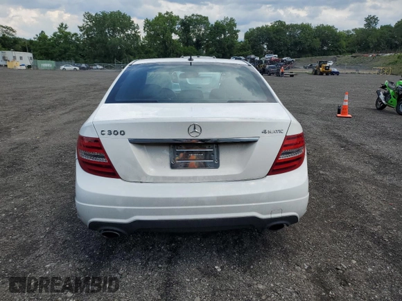 2013 Mercedes-Benz C 300 Sport with VIN WDDGF8AB1DG032261, listed as a Copart auction lot 63819795 with 162,525 mi miles and Salvage title. Bid and sale history available at DreamBid. Image 6.