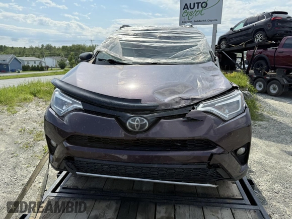 2017 Toyota RAV4 SE z VIN 2T3JFREVXHW628554, wystawiony jako Copart lot #61222355 z przebiegiem 162 218 mil mil oraz Szkoda całkowita • Salvage title. Historia ofert i sprzedaży dostępna na DreamBid. Obrazek 5.