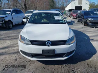 2013 Volkswagen Jetta Sedan SE with VIN 3VWDP7AJ7DM428578, listed as a IAAI auction lot 42068090 with 198,154 mi miles. Bid and sale history available at carsss.com. Image 6.