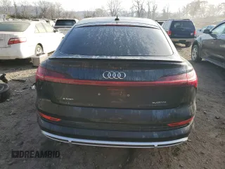 2022 Audi e-tron Sportback S line Premium Plus z VIN WA12AAGE2NB041104, wystawiony jako Copart lot #75980913 z przebiegiem Nie podano mil oraz Nie do naprawy • Non repairable. Historia ofert i sprzedaży dostępna na DreamBid. Obrazek 6.