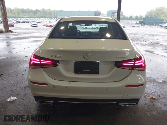 2020 Mercedes-Benz A 220 z VIN W1K3G4EB8LJ207430, wystawiony jako IAAI lot #42177595 z przebiegiem 56 148 mil mil oraz . Historia ofert i sprzedaży dostępna na DreamBid. Obrazek 16.