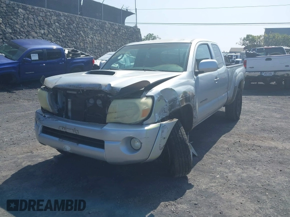2006 Toyota Tacoma with VIN 5TEUU42N46Z286272, listed as a IAAI auction lot 41518642 with 243,142 mi miles. Bid and sale history available at carsss.com. Image 6.
