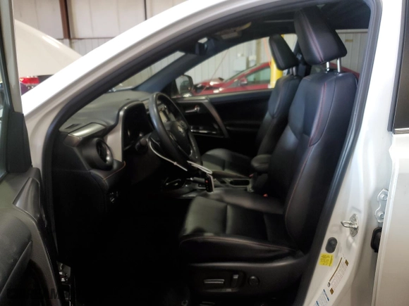 2018 Toyota RAV4 SE with VIN JTMJFREV8JD242461, listed as a Copart auction lot 43917985 with 40,821 mi miles and Salvage Title. Bid and sale history available at carsss.com. Image 7.
