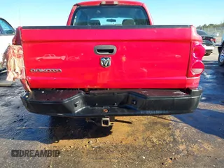 2007 Dodge Dakota ST with VIN 1D3HW28P47S208905, listed as a IAAI auction lot 41807515 with 173,934 mi miles and . Bid and sale history available at carsss.com. Image 17.