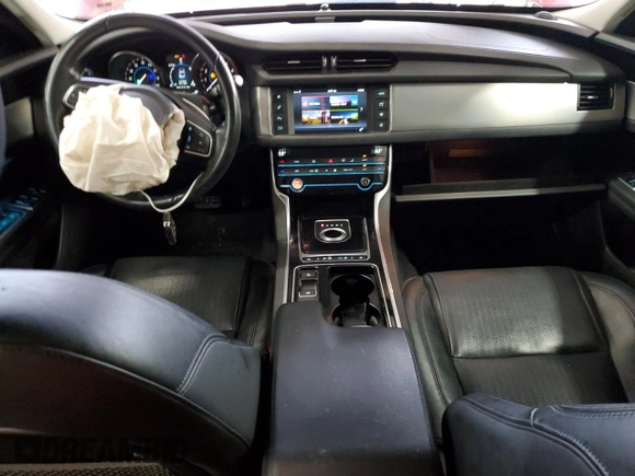 2016 Jaguar XF 35t Prestige with VIN SAJBE4BV6GCY16764, listed as a Copart auction lot 85102234 with 82,949 mi miles and Salvage Title. Bid and sale history available at carsss.com. Image 8.