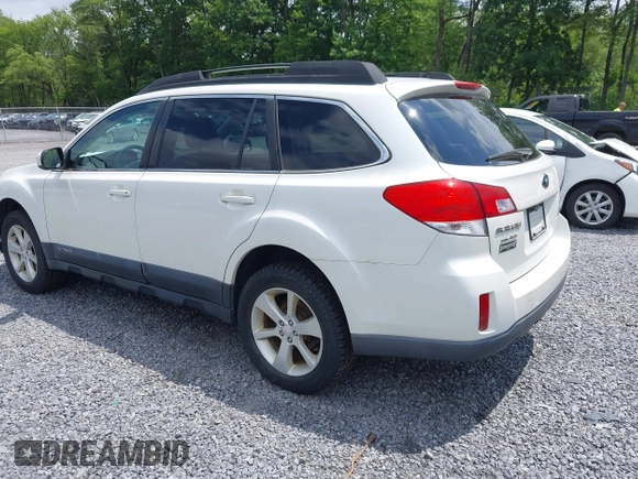 2013 Subaru Outback Premium with VIN 4S4BRBCC7D3324661, listed as a IAAI auction lot 42710526 with 203,834 mi miles and . Bid and sale history available at DreamBid. Image 3.
