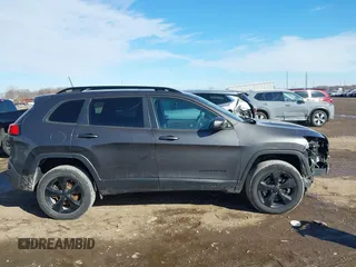 2017 Jeep Cherokee Limited с VIN 1C4PJMDS0HW647733, выставлен на аукционе IAAI как лот 41522345 с пробегом 98 181 миль миль и . История ставок и продаж доступна на DreamBid. Изображение 14.