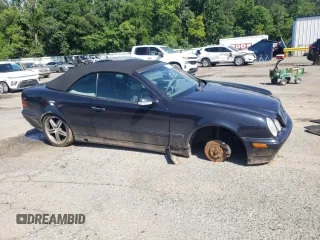 2003 Mercedes-Benz CLK 320 z VIN WDBLK65GX3T132846, wystawiony jako Copart lot #58442175 z przebiegiem 165 580 mil mil oraz Szkoda całkowita • Salvage title. Historia ofert i sprzedaży dostępna na DreamBid. Obrazek 4.