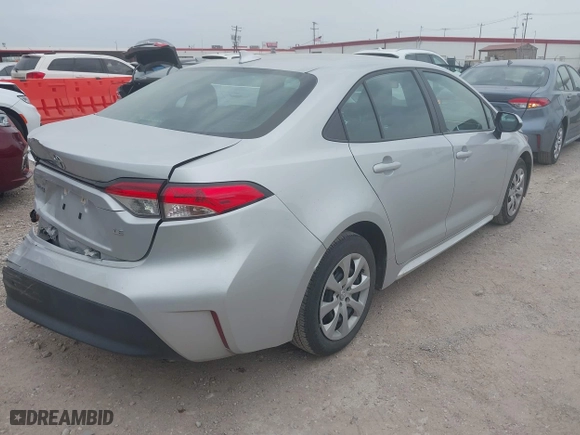 2024 Toyota Corolla LE with VIN 5YFB4MDE3RP085686, listed as a IAAI auction lot 42068005 with 33,663 mi miles. Bid and sale history available at carsss.com. Image 4.
