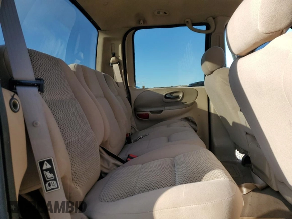 2002 Ford F-150 XLT with VIN 1FTRW08692KE38179, listed as a Copart auction lot 78331034 with 168,635 mi miles and Clean Title. Bid and sale history available at carsss.com. Image 10.