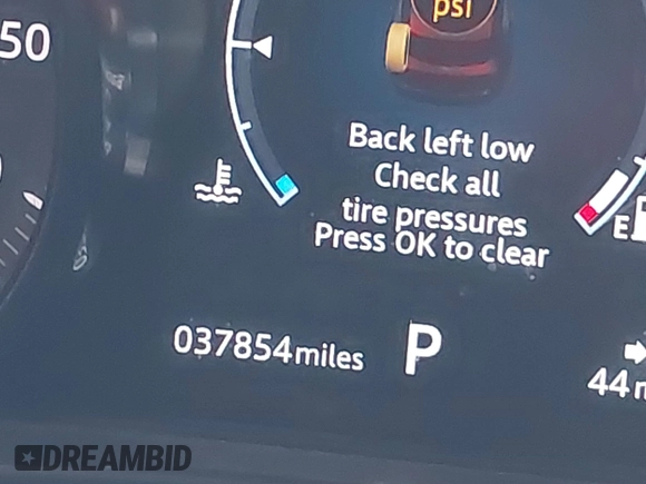 2018 Jaguar F-Pace 25t Premium with VIN SADCJ2FX9JA290961, listed as a IAAI auction lot 42371547 with 37,854 mi miles and . Bid and sale history available at DreamBid. Image 15.