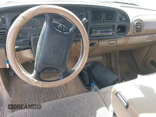 2000 Dodge 1500 z VIN 1B7HF13Z7YJ123270, wystawiony jako IAAI lot #42300077 z przebiegiem 147 527 mil mil oraz . Historia ofert i sprzedaży dostępna na DreamBid. Obrazek 16.