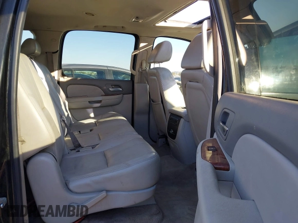 2007 Chevrolet Suburban LT with VIN 3GNGK26K47G206089, listed as a IAAI auction lot 41409657 with 156,789 mi miles and . Bid and sale history available at DreamBid. Image 8.