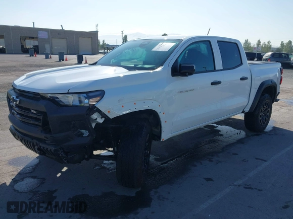 2024 Chevrolet Colorado 4WD Trail Boss z VIN 1GCPTEEK5R1117187, wystawiony jako IAAI lot #42355825 z przebiegiem 10 837 mil mil oraz . Historia ofert i sprzedaży dostępna na DreamBid. Obrazek 17.