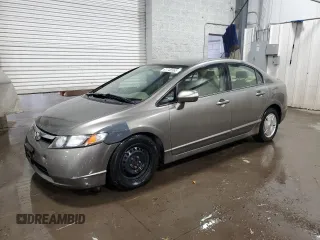 2007 Honda Civic z VIN JHMFA362X7S011697, wystawiony jako Copart lot #61746565 z przebiegiem 158 154 mil mil oraz Czysty tytuł • Clean title. Historia ofert i sprzedaży dostępna na DreamBid. Obrazek 1.