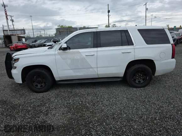 2018 Chevrolet Tahoe Commercial z VIN 1GNSKDEC6JR359306, wystawiony jako Copart lot #57100015 z przebiegiem 154 075 mil mil oraz Czysty tytuł • Clean title. Historia ofert i sprzedaży dostępna na DreamBid. Obrazek 13.