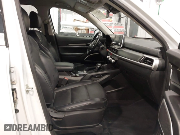 2020 Kia Telluride LX with VIN 5XYP2DHC1LG052749, listed as a IAAI auction lot 42234107 with 158,605 mi miles and . Bid and sale history available at DreamBid. Image 5.