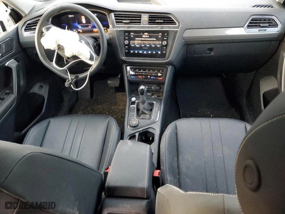 2024 Volkswagen Tiguan SE with VIN 3VVMB7AX5RM190048, listed as a Copart auction lot 48948025 with NaN miles and Salvage Title. Bid and sale history available at carsss.com. Image 8.