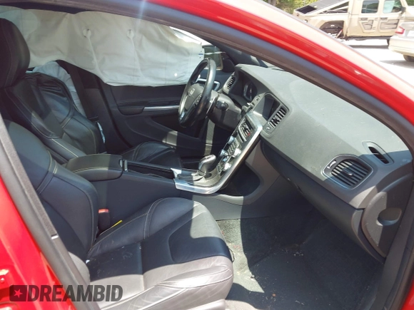 2015 Volvo V60 with VIN YV1902SP7F1221377, listed as a IAAI auction lot 42347523 with 156,787 mi miles and . Bid and sale history available at DreamBid. Image 5.