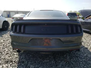 2017 Ford Mustang GT z VIN 1FA6P8CF2H5338668, wystawiony jako Copart lot #56331345 z przebiegiem 84 948 mil mil oraz Szkoda całkowita • Salvage title. Historia ofert i sprzedaży dostępna na DreamBid. Obrazek 6.