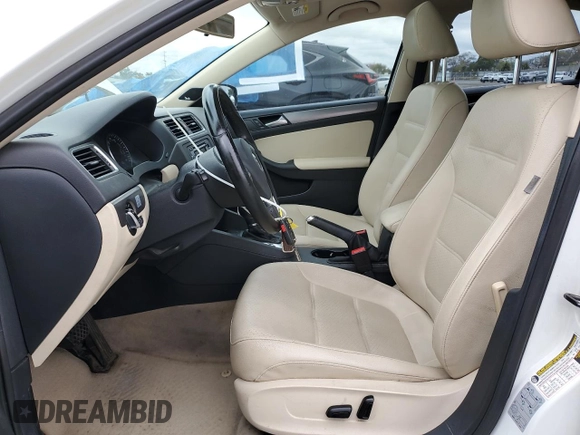 2014 Volkswagen Jetta TDI w/Premium/Nav with VIN 3VWLL7AJ0EM332476, listed as a Copart auction lot 50069445 with 153,974 mi miles and Salvage title. Bid and sale history available at DreamBid. Image 7.