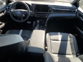 2025 Toyota Camry LE z VIN 4T1DAACK1SU046428, wystawiony jako Copart lot #53729635 z przebiegiem Nie podano mil oraz Szkoda całkowita • Salvage title. Historia ofert i sprzedaży dostępna na DreamBid. Obrazek 8.