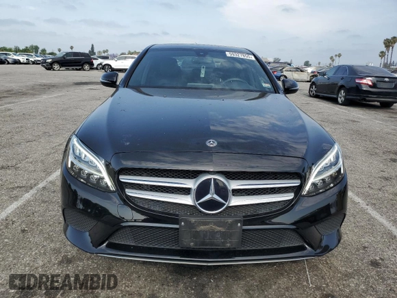 2019 Mercedes-Benz C 300 z VIN 55SWF8DB0KU317895, wystawiony jako Copart lot #59327855 z przebiegiem 47 455 mil mil oraz Szkoda całkowita • Salvage title. Historia ofert i sprzedaży dostępna na DreamBid. Obrazek 5.
