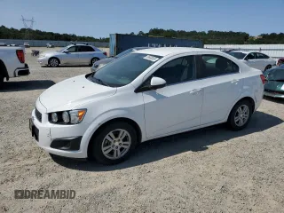 2016 Chevrolet Sonic LT z VIN 1G1JC5SH9G4134576, wystawiony jako Copart lot #58660555 z przebiegiem 127 067 mil mil oraz Czysty tytuł • Clean title. Historia ofert i sprzedaży dostępna na DreamBid. Obrazek 1.