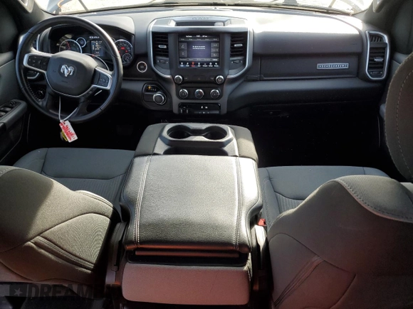 2021 Ram 1500 Big Horn z VIN 1C6RREFM3MN594359, wystawiony jako Copart lot #47924645 z przebiegiem 79 689 mil mil oraz Szkoda całkowita • Salvage title. Historia ofert i sprzedaży dostępna na DreamBid. Obrazek 8.