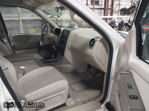 2006 Ford Explorer XLS with VIN 1FMEU72E26UB19192, listed as a IAAI auction lot 41827420 with 166,413 mi miles and . Bid and sale history available at DreamBid. Image 5.