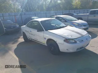 1999 Ford Escort Cool z VIN 3FAKP1137XR175834, wystawiony jako IAAI lot #42137584 z przebiegiem 222 398 mil mil oraz . Historia ofert i sprzedaży dostępna na DreamBid. Obrazek 1.