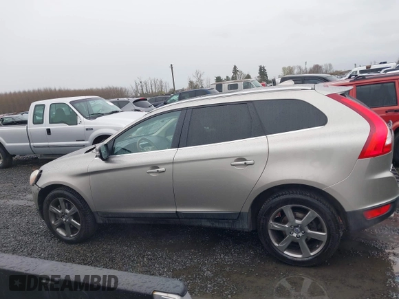 2013 Volvo XC60 T6 with VIN YV4902DZ7D2449646, listed as a IAAI auction lot 41764164 with 129,588 mi miles. Bid and sale history available at carsss.com. Image 14.